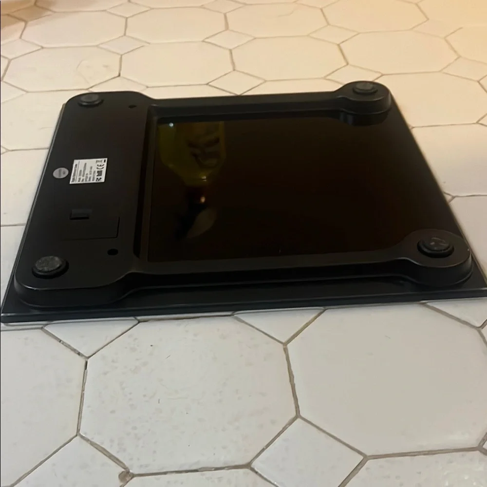 Letsfit Black Digital Bathroom Scale. - Picture 4 of 10